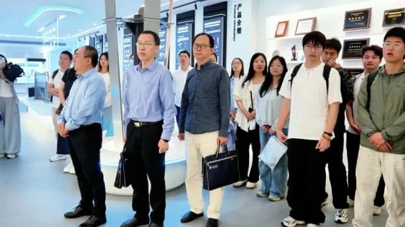 校企同心  材聚未来——隆华科技集团旗下丰联科光电成功举办郑州大学材料专业高层次人才专场对接活动