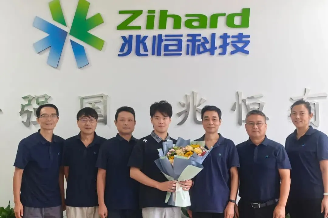 逐梦青春·共筑未来——隆华科技集团2026年爱心助学活动圆满举行